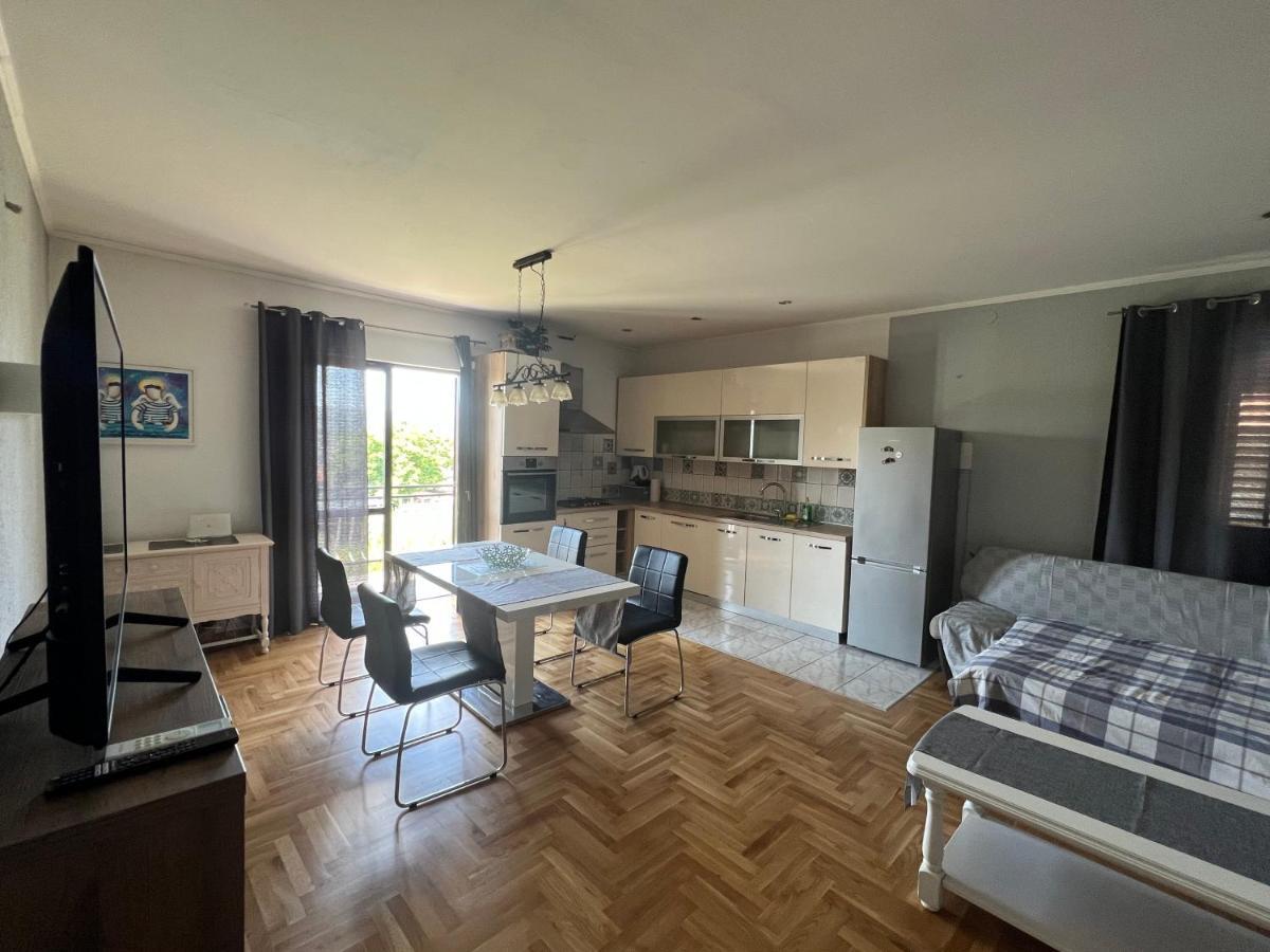 Apartments And Pansion M&R Турань Экстерьер фото