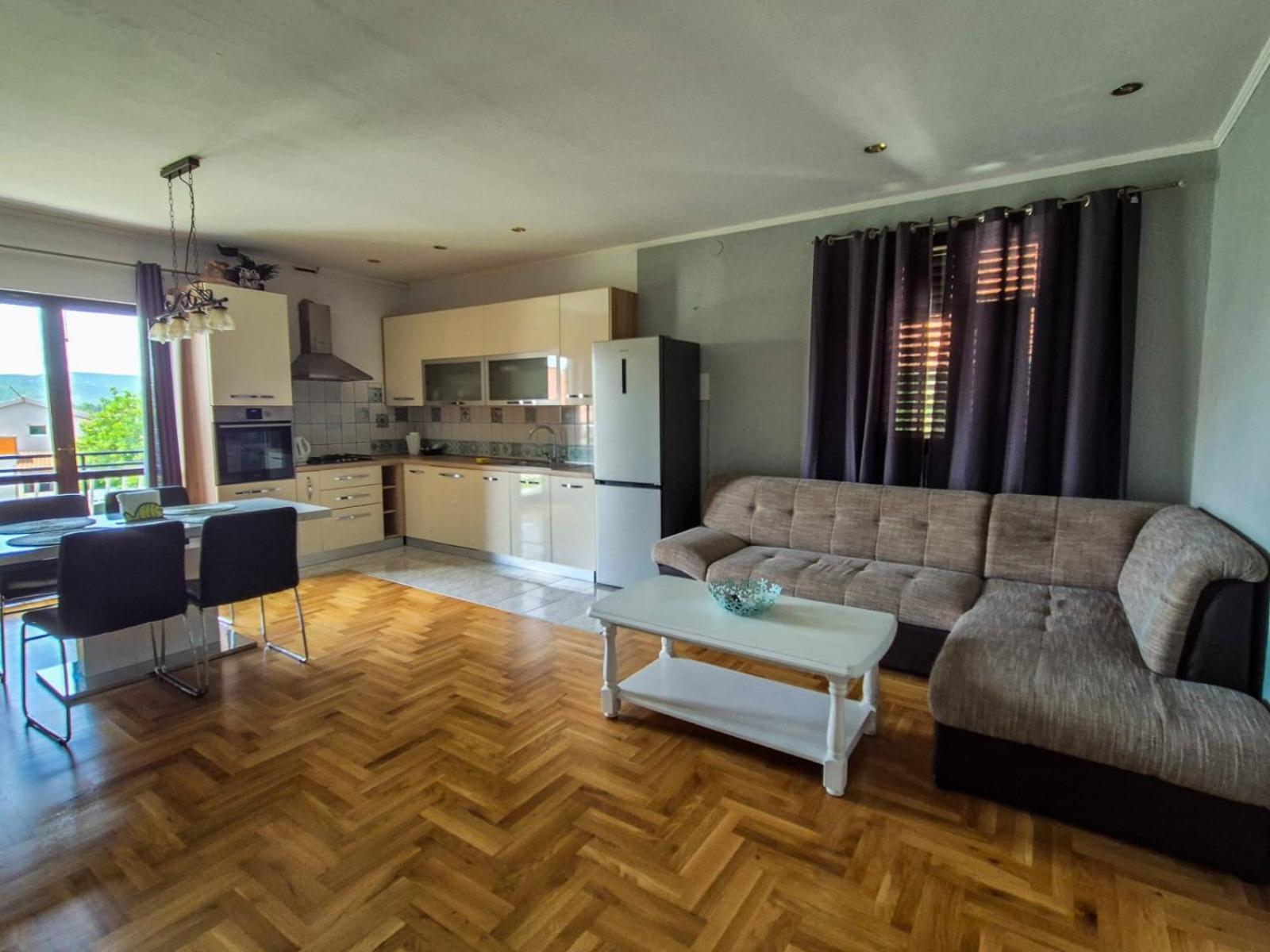 Apartments And Pansion M&R Турань Экстерьер фото