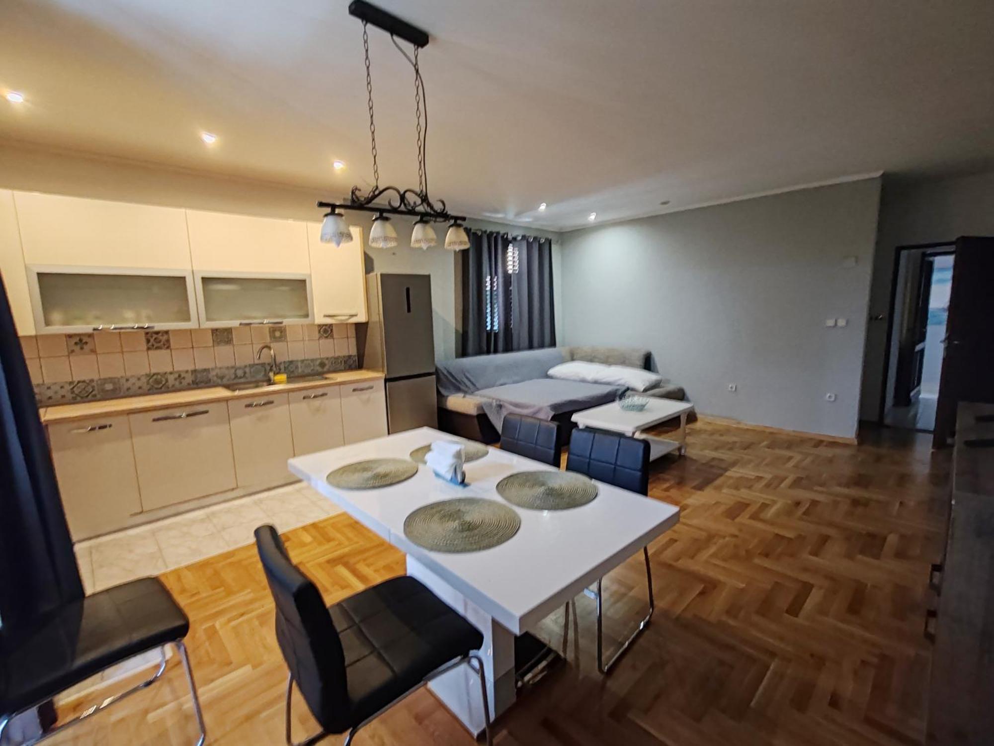 Apartments And Pansion M&R Турань Экстерьер фото